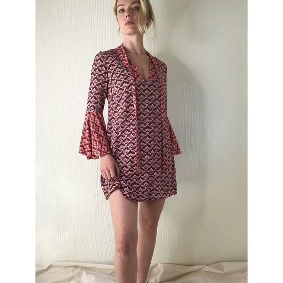 LIKELY Groovy Maroon Print Bell Sleeve Mini Dress US 2 - Picture 4 of 14